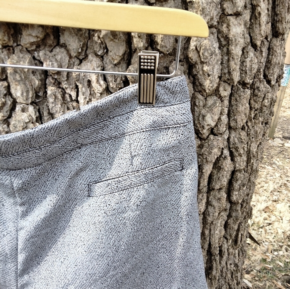 ⬇️ Price Drop!⬇️Barney's New York Dress Shorts in size 6 - Picture 3 of 4